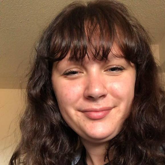 Meet your Posher, Julia - Picture 1 of 1